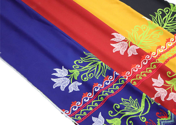 Blaue rote gelbe Polyester-Digital Druckgewebe-bunte Blume für Kleid