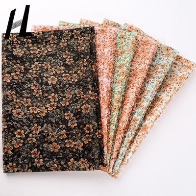 Verkauft populären Stoff Mode-Netz-Stickerei-Gewebe-Entwurfs-Tulles Mesh For Dresses Polyester Tulle en gros